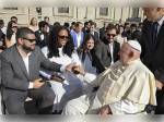 Casal baiano recebe bênção do papa Francisco em Roma